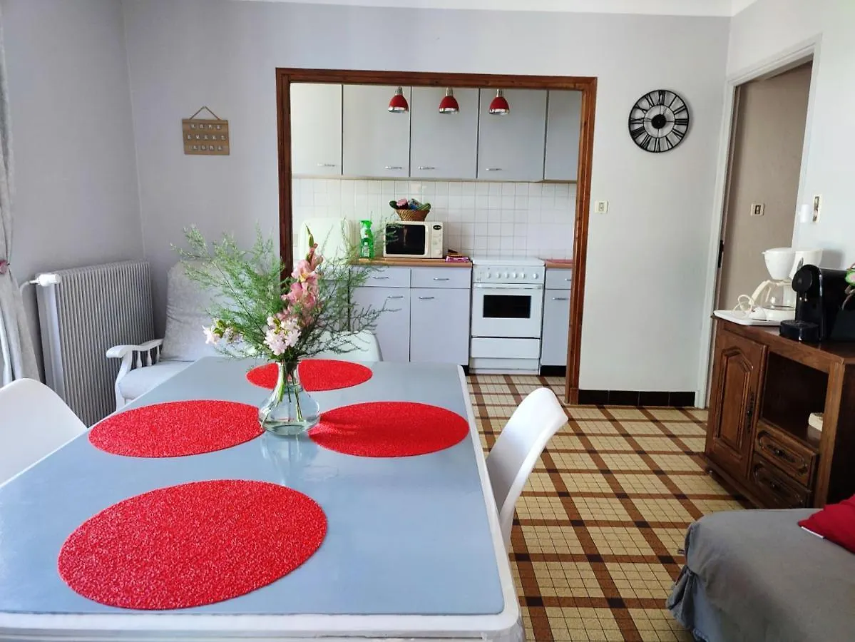 Holiday home Maison Charmante A Florentin-La-Capelle Avec Vue Montagne France